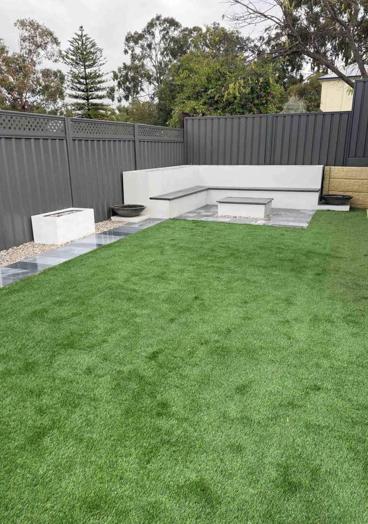 Green Garden with Seating Area Perth